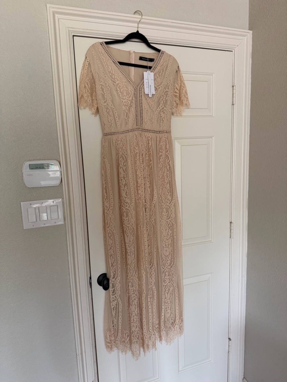 NWT Elegant Lace V-Neck Maxi Dress in Beige, medium TTS